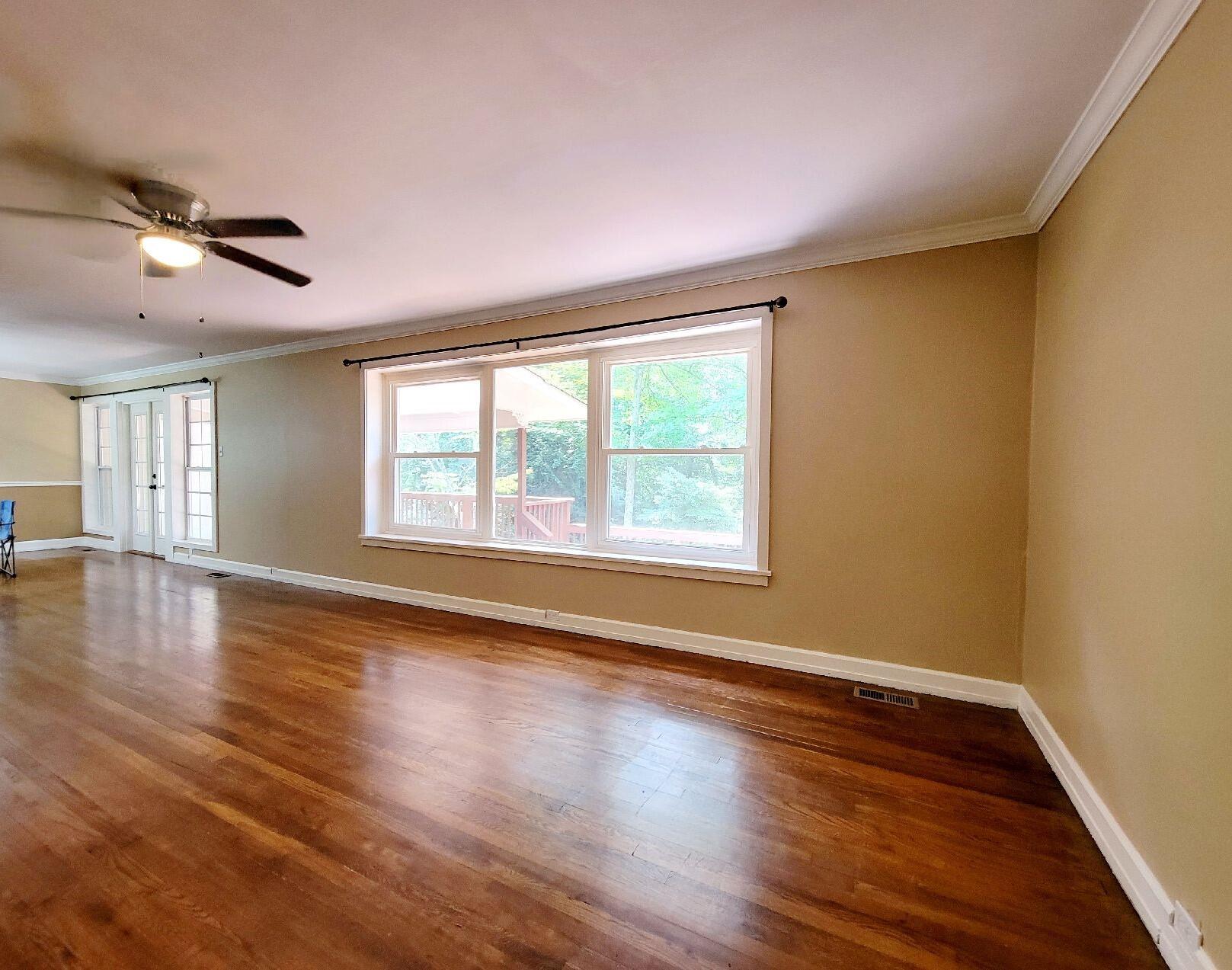 219 Outer Drive Oak Ridge, TN 37830 - Photo 3 of 31 20210705_122206