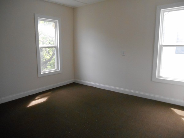 71 Willard Avenue Springfield, MA 01109 - Photo 11 of 15 Gallery Image 11
