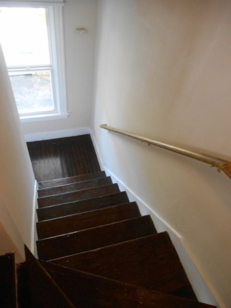 71 Willard Avenue Springfield, MA 01109 - Photo 14 of 15 Gallery Image 14