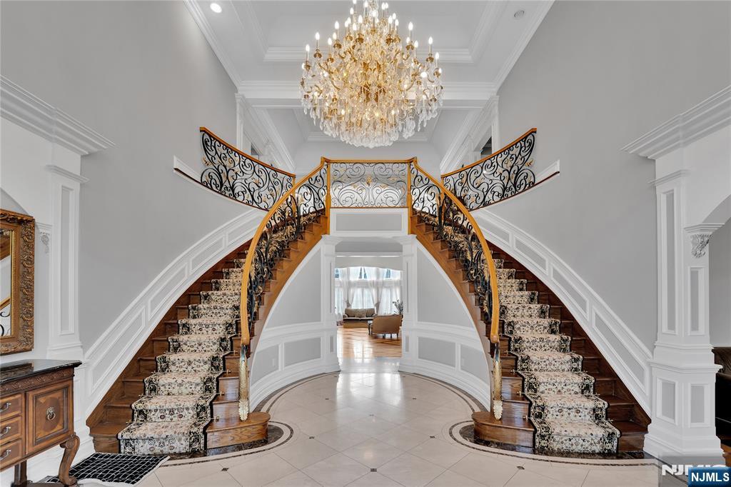 2 Euclid Road Fort Lee, NJ 07024 - Photo 5 of 44 Gallery Image 5