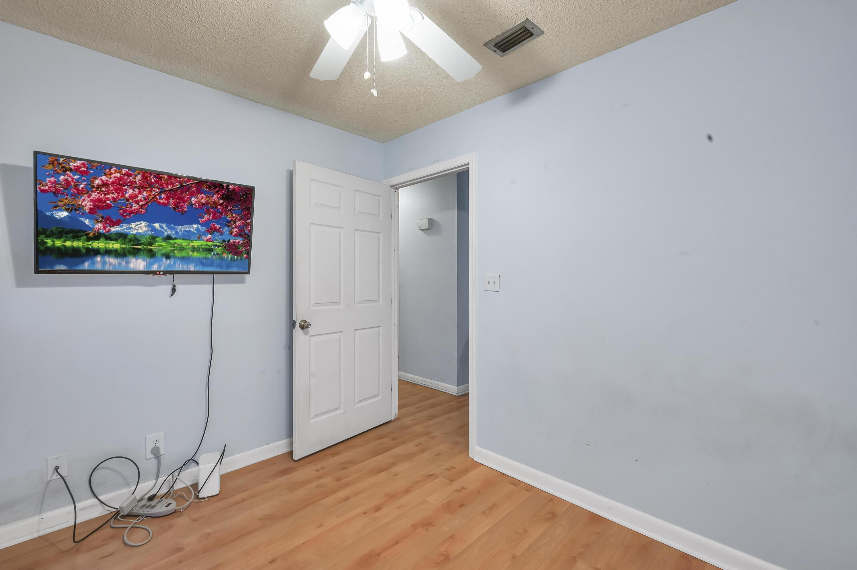 6826 Southwest Chase Court Stuart, FL 34997 - Photo 20 of 27 600DEFEF-A680-48FF-B86E-7A3246870536