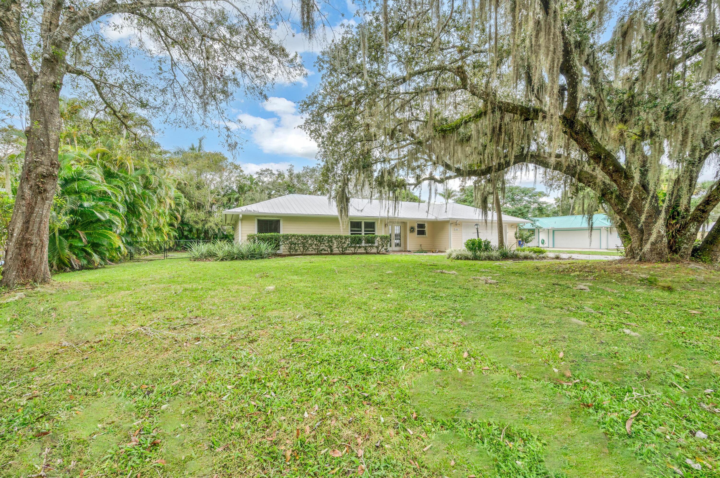 6826 Southwest Chase Court Stuart, FL 34997 - Photo 2 of 27 CBAD80CA-776D-452B-A254-B9E2E6779C98