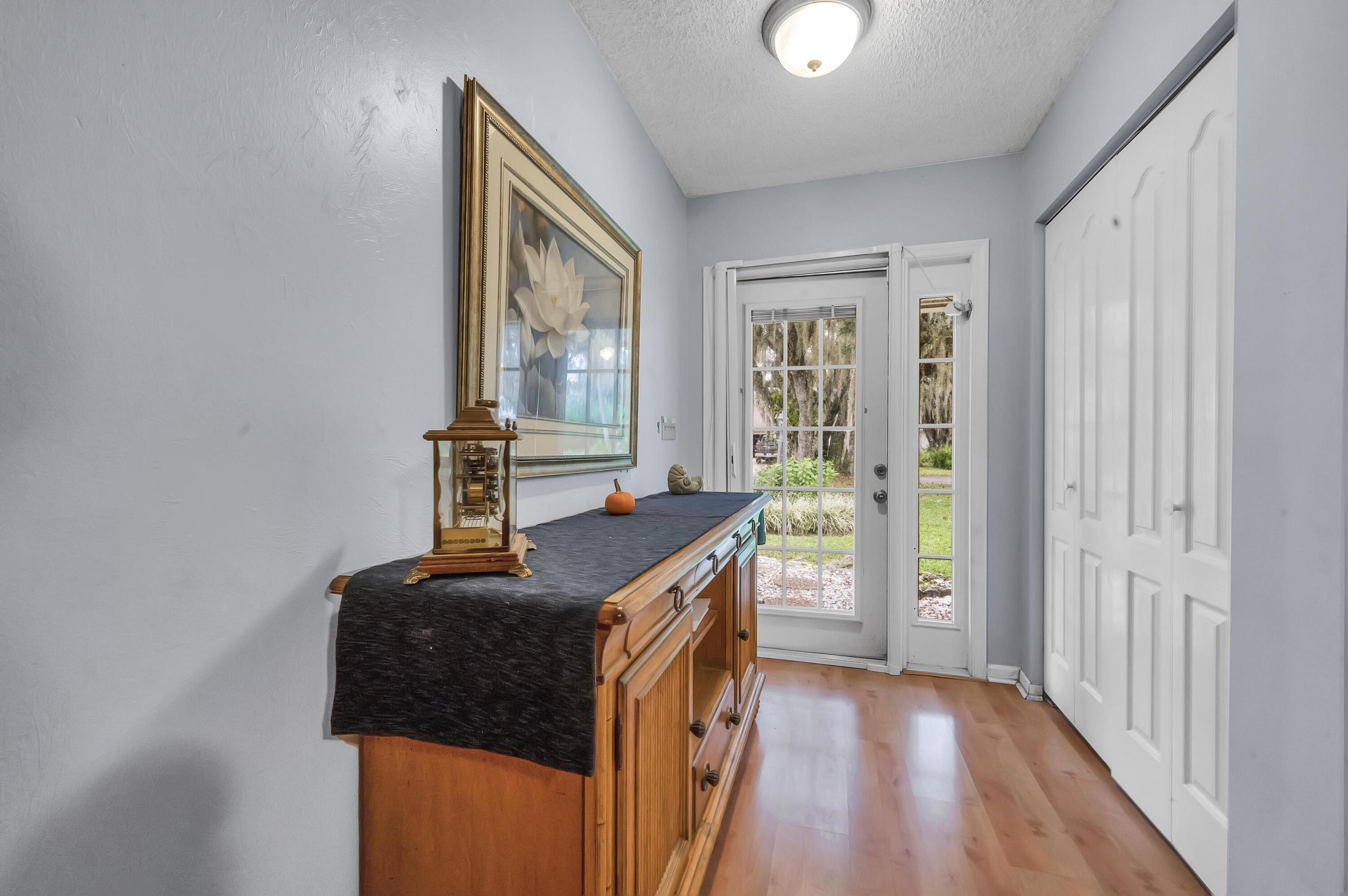 6826 Southwest Chase Court Stuart, FL 34997 - Photo 4 of 27 BAC14121-E8D1-4785-9307-A406751910A5