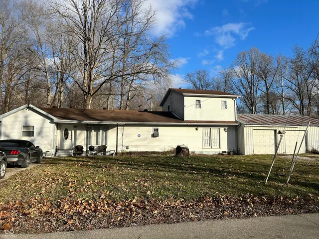 $59,900 | 1221 North 3rd Street, Austin, IN 47102