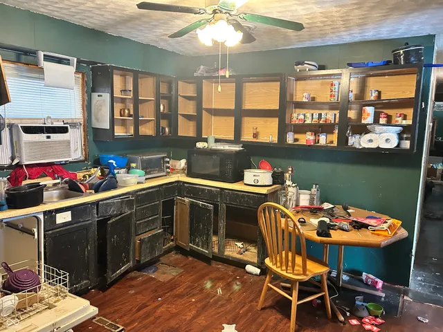 $59,900 | 1221 North 3rd Street, Austin, IN 47102