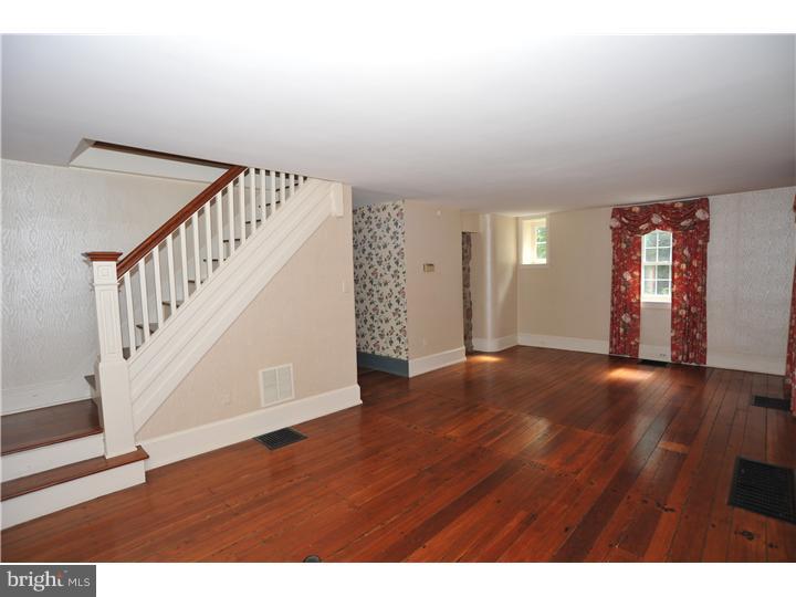 312 Reitnour Road Spring City, PA 19475 - Photo 8 of 22 Living Room