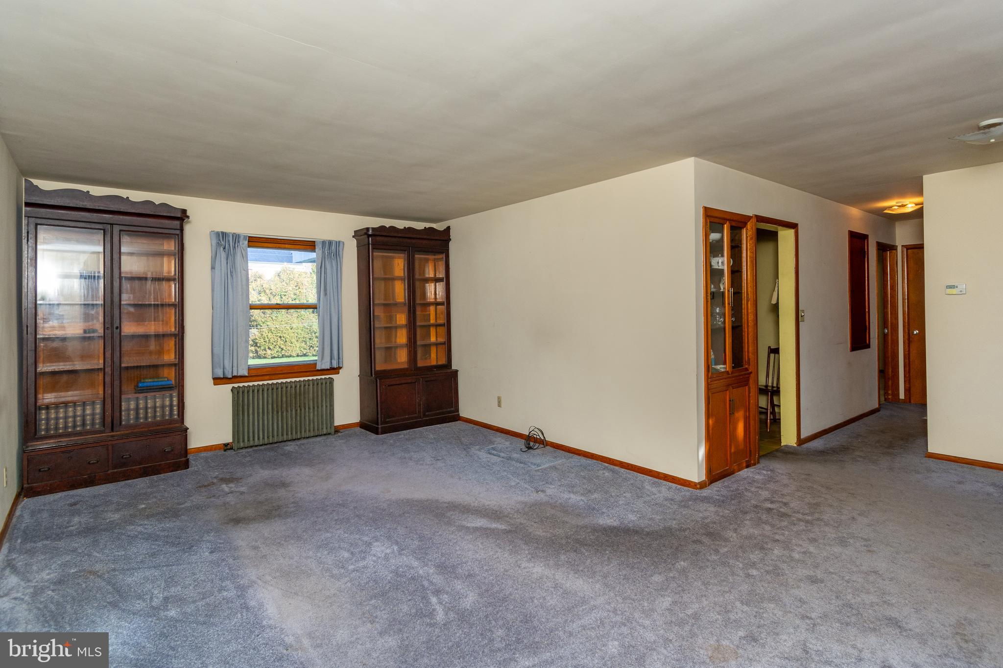 1 Rutledge Avenue Ewing, NJ 08618 - Photo 11 of 33 Living room