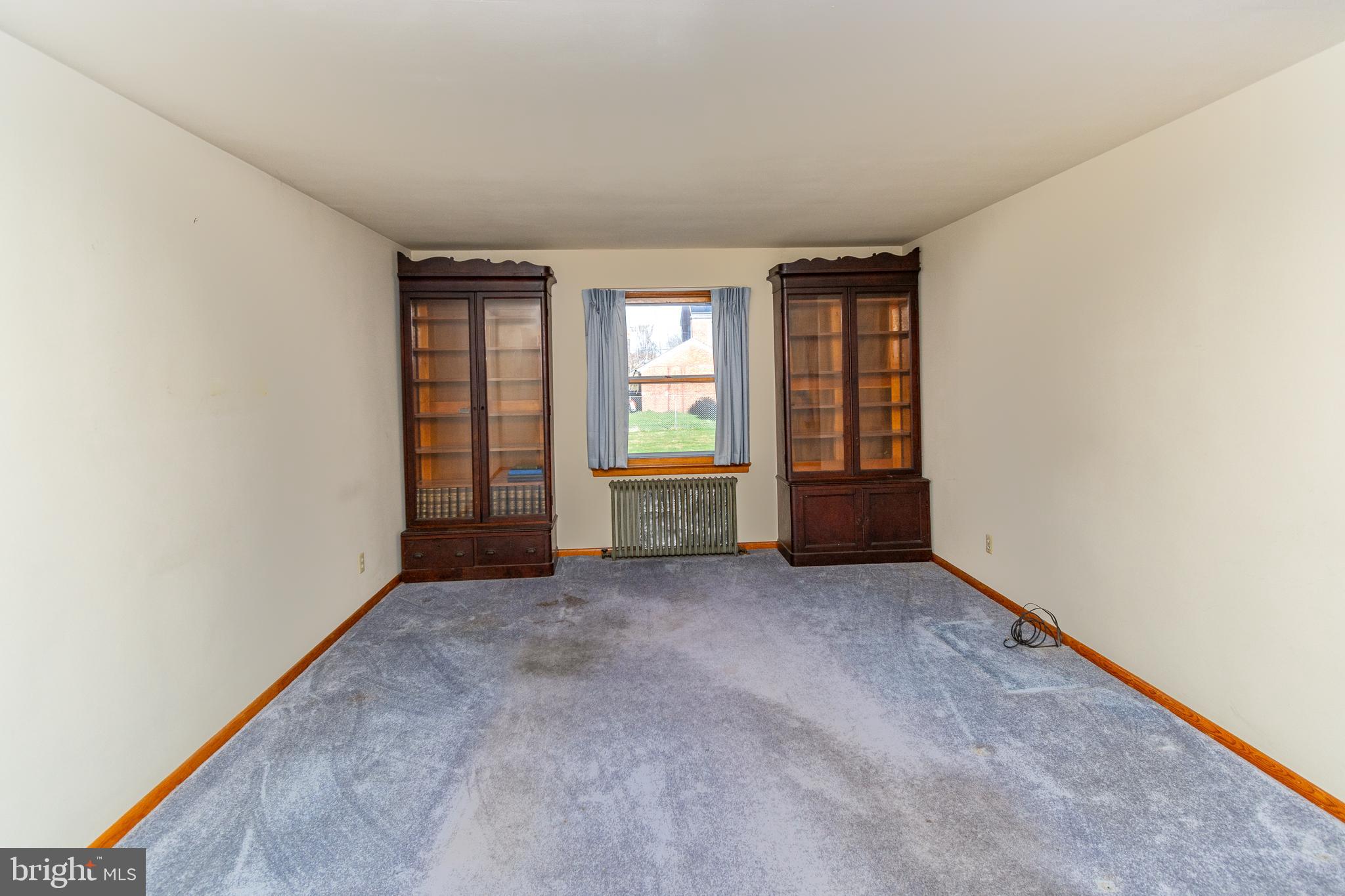 1 Rutledge Avenue Ewing, NJ 08618 - Photo 10 of 33 Living room
