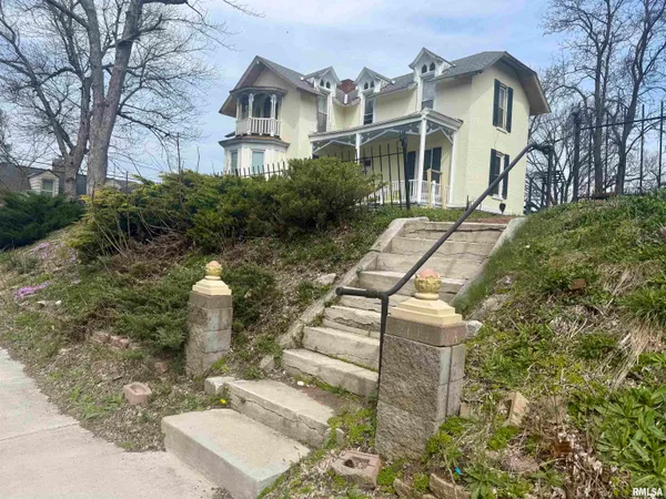 $73,500 | 1016 North 4th Street, Quincy, IL 62301