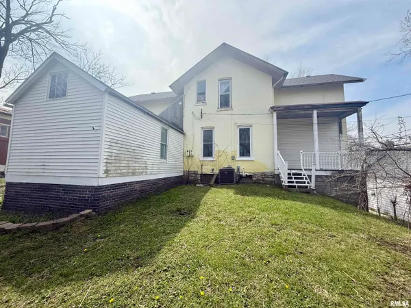 $73,500 | 1016 North 4th Street, Quincy, IL 62301