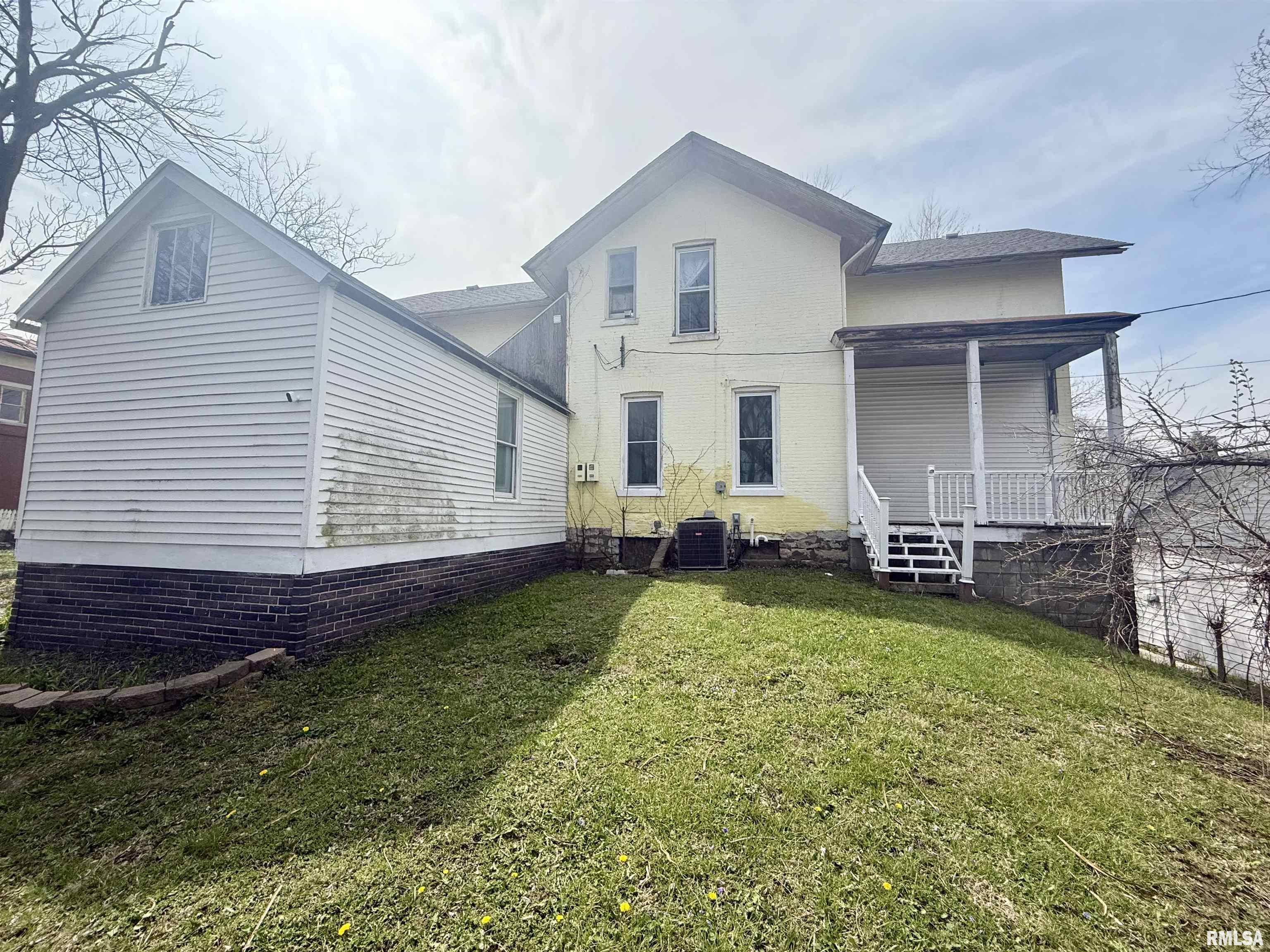1016 North 4th Street Quincy, IL 62301 - Photo 4 of 15