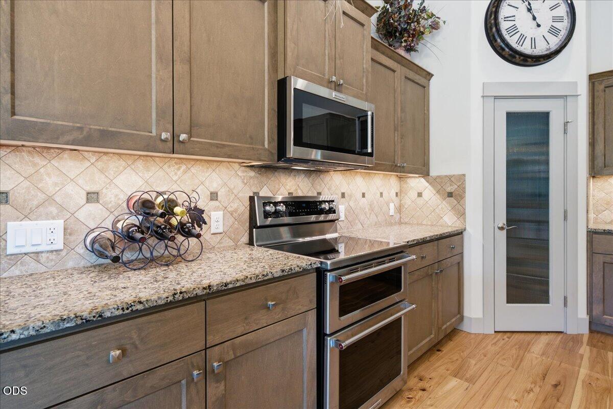 1726 Turnstone Road Redmond, OR 97756 - Photo 9 of 58