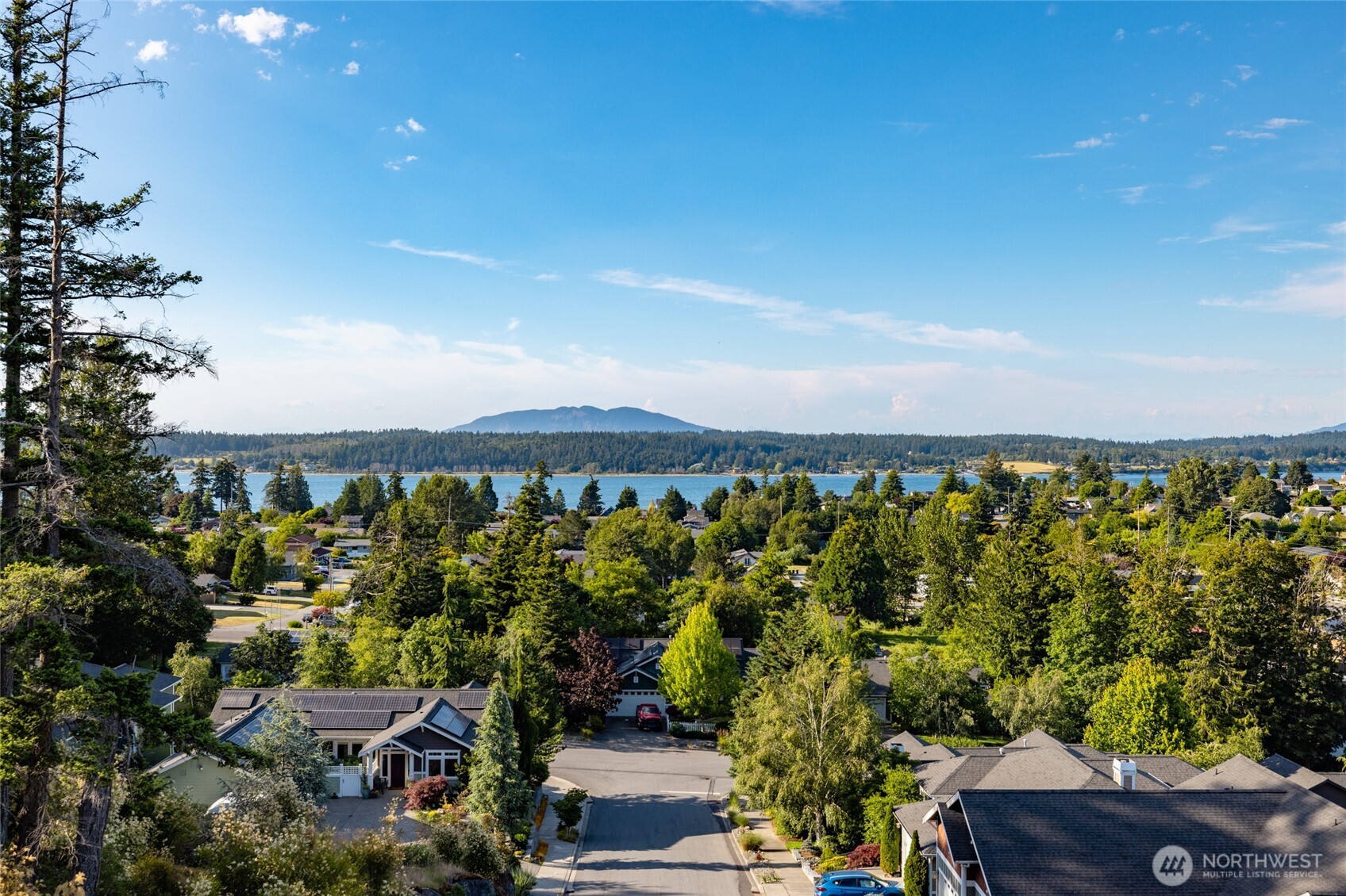 2314 20th Street Anacortes, WA 98221 - Photo 4 of 40