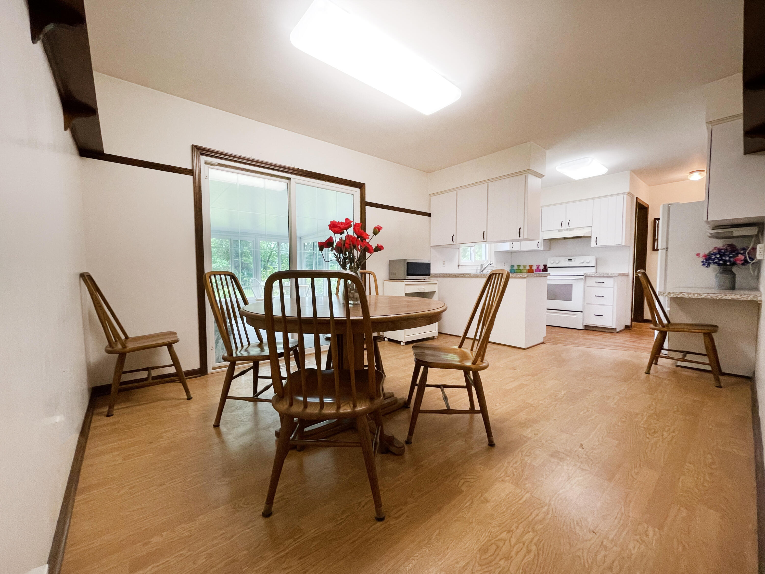1414 Bauer Road Jenison, MI 49428 - Photo 12 of 39 Dining Area easily expands
