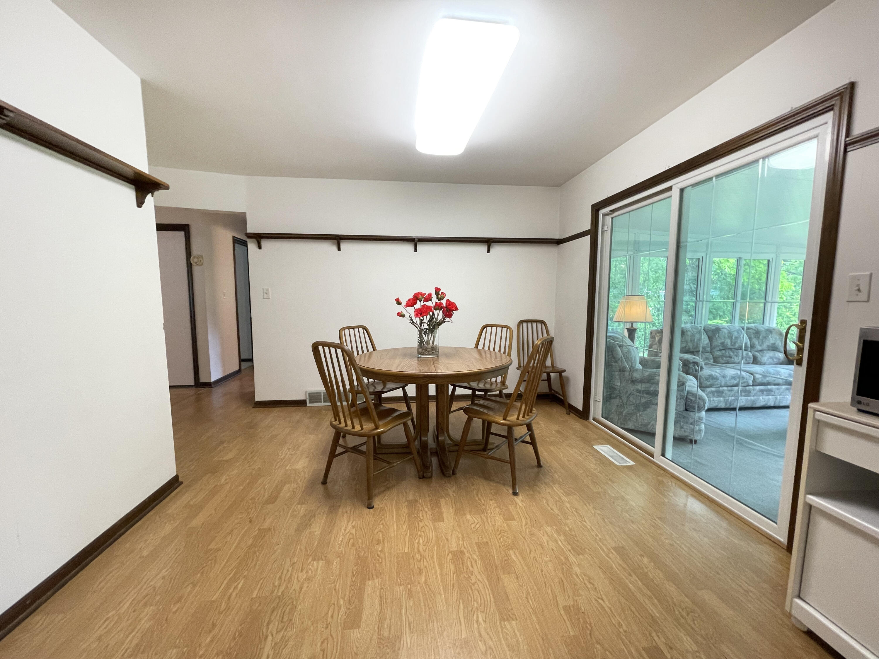 1414 Bauer Road Jenison, MI 49428 - Photo 13 of 39 Sliders to All Season Rm