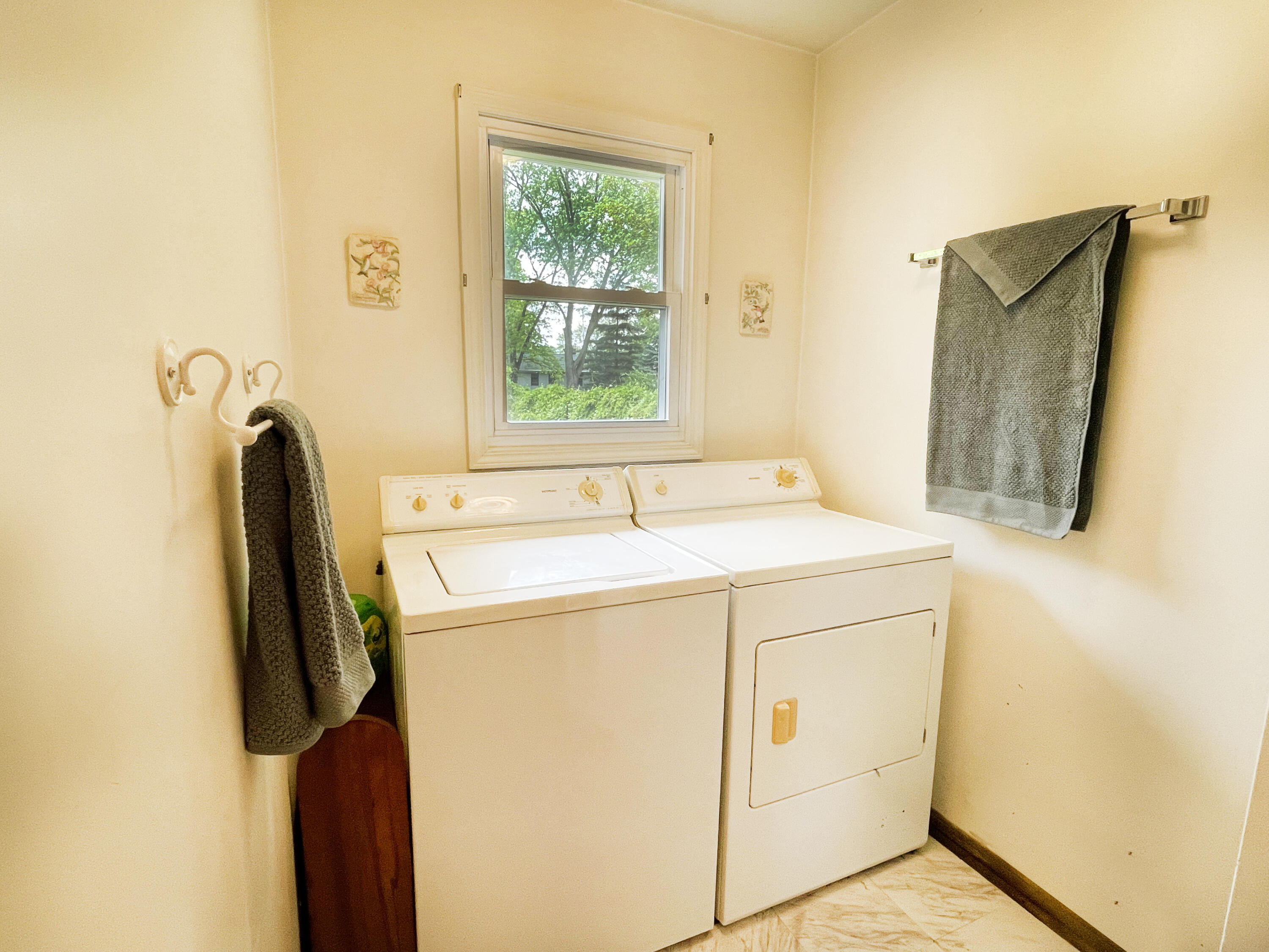 1414 Bauer Road Jenison, MI 49428 - Photo 20 of 39 Main floor laundry w/ 2nd shower