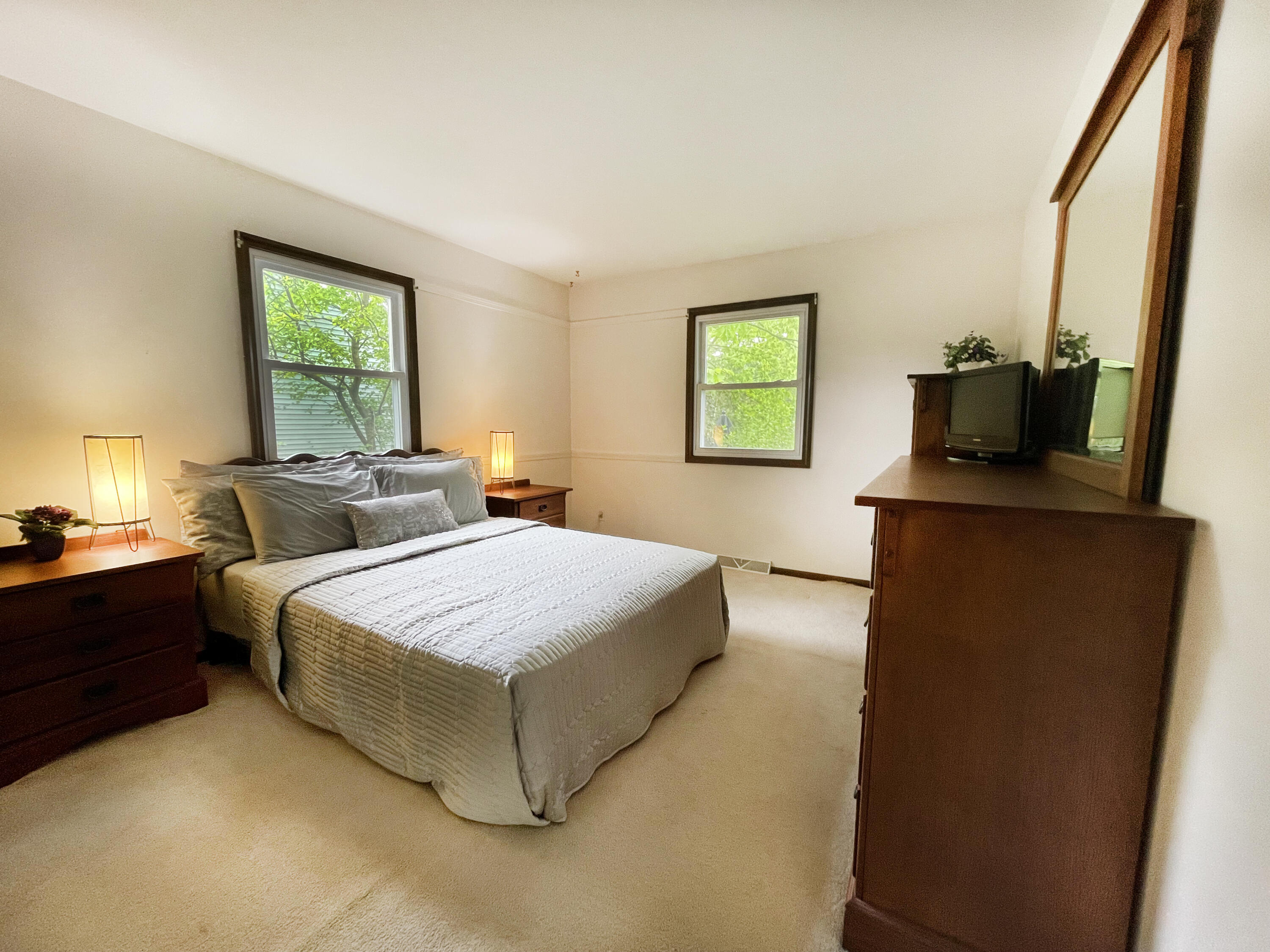 1414 Bauer Road Jenison, MI 49428 - Photo 21 of 39 Spacious master bedroom