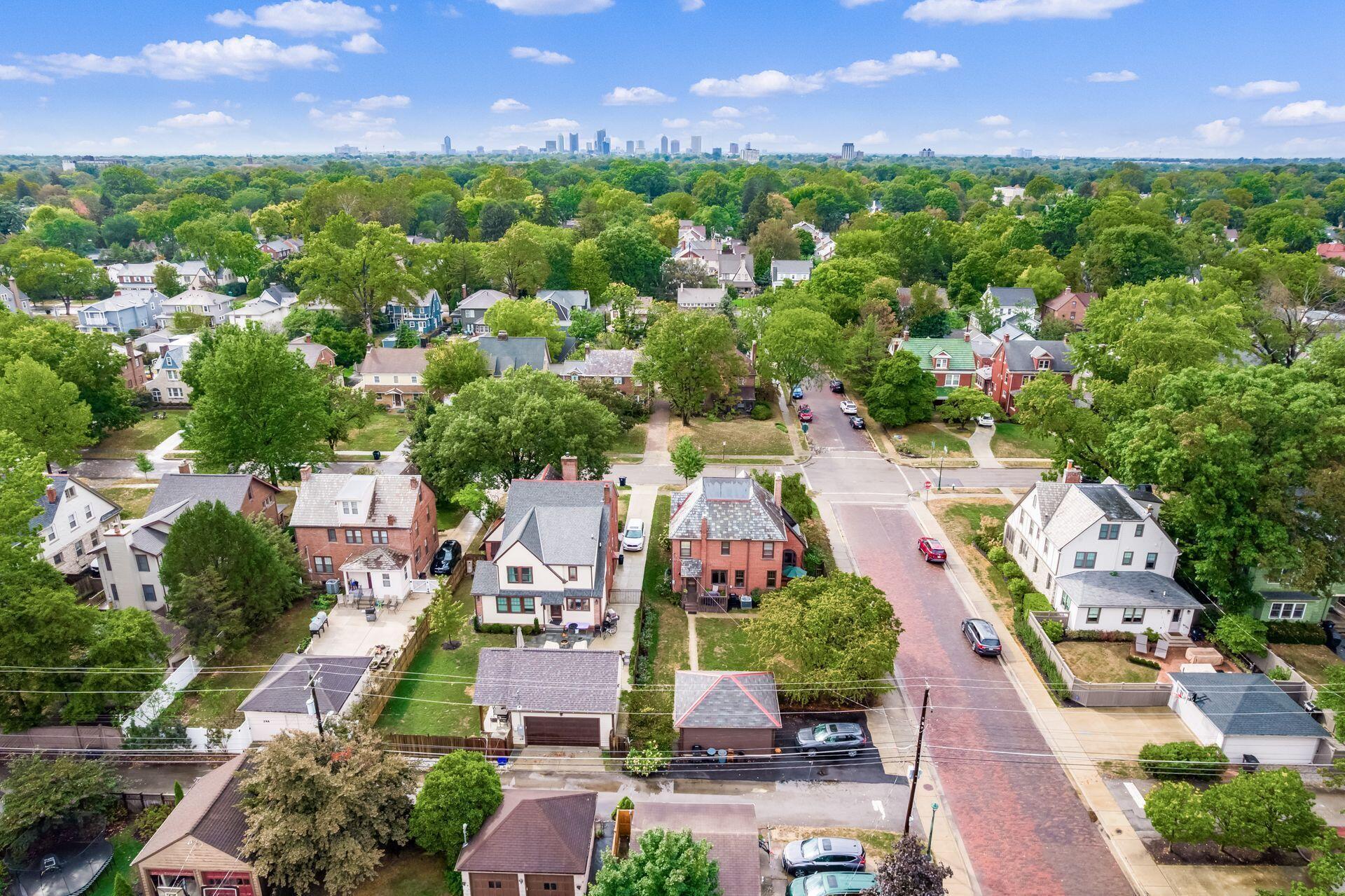 228 South Ardmore Road Columbus, OH 43209 - Photo 50 of 61 Drone