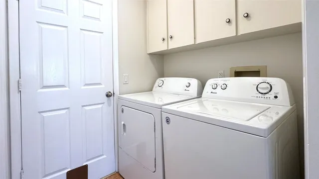 $2,750 | 843 Sunfish Street, Lakeway, TX 78734