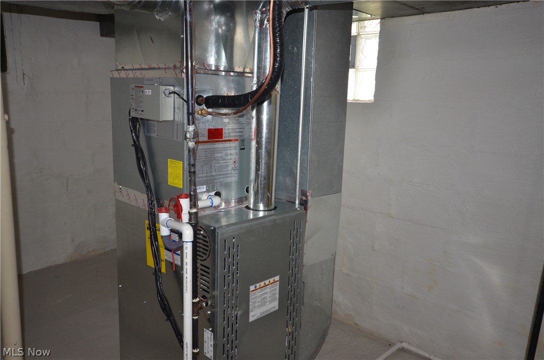 989 Industry Road Atwater, OH 44201 - Photo 39 of 45 gas furnace with central air
