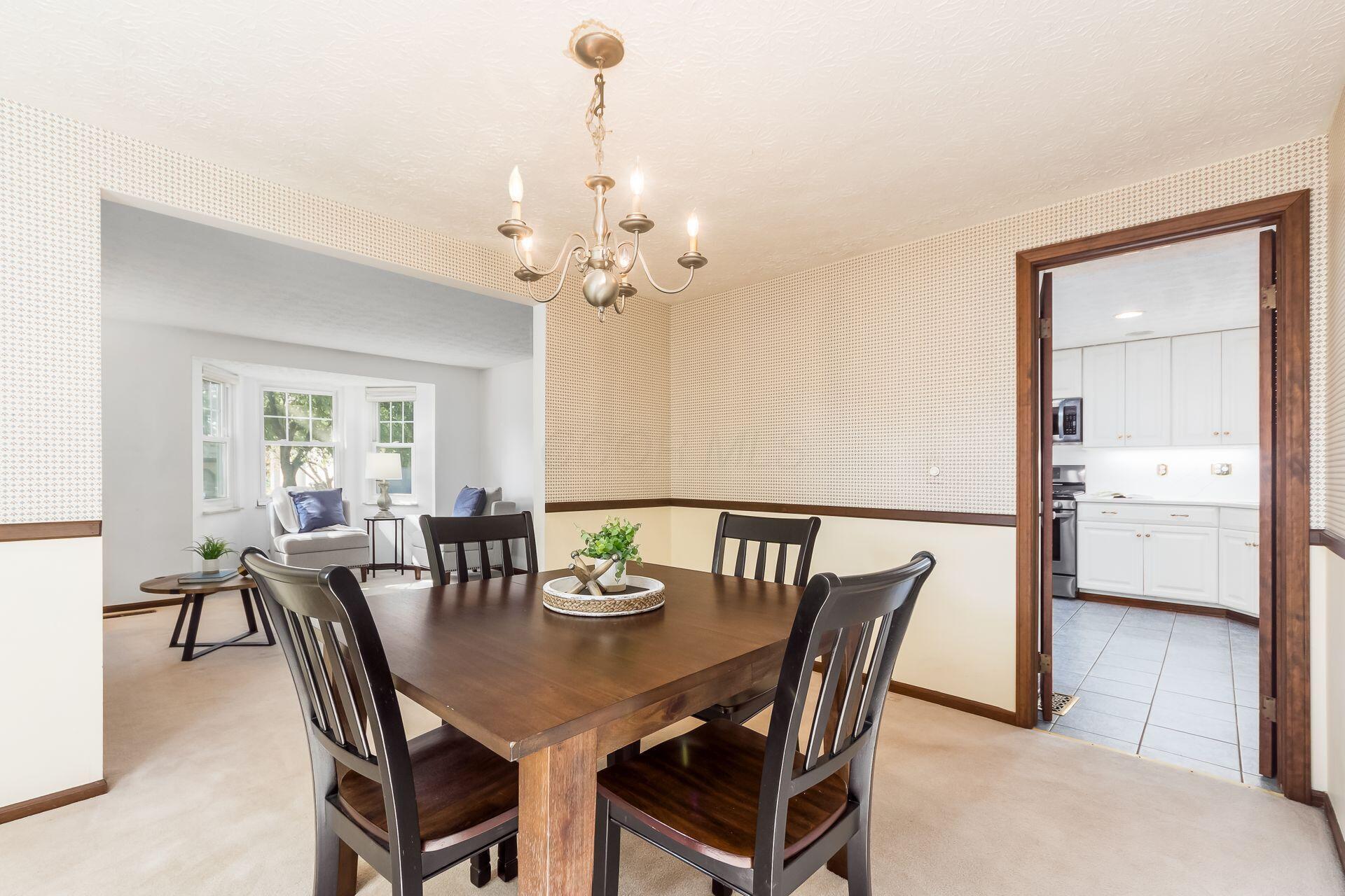 1672 Rushing Way Columbus, OH 43235 - Photo 9 of 43 Dining Room