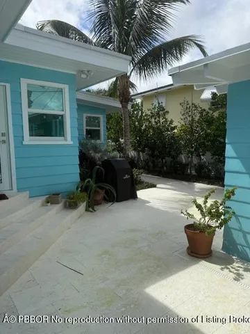a view of house with outdoor space