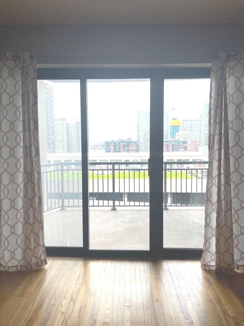 41 East 8th Street, Unit 1304 Chicago, IL 60605 - Photo 13 of 18