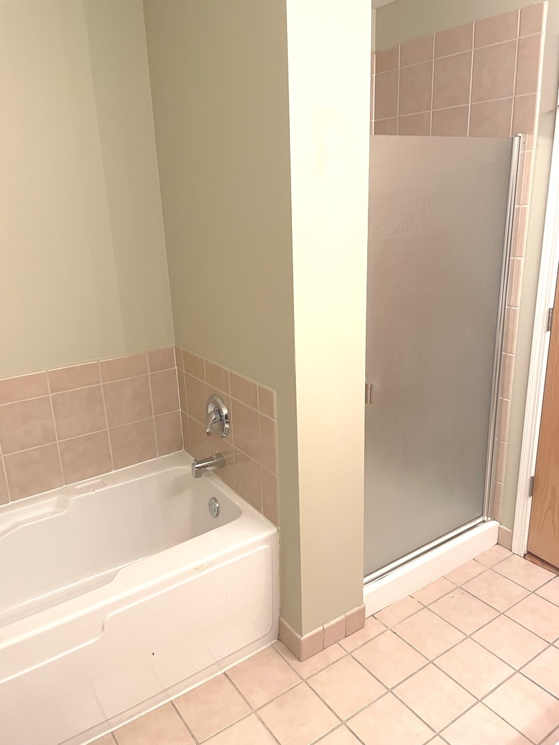 41 East 8th Street, Unit 1304 Chicago, IL 60605 - Photo 15 of 18