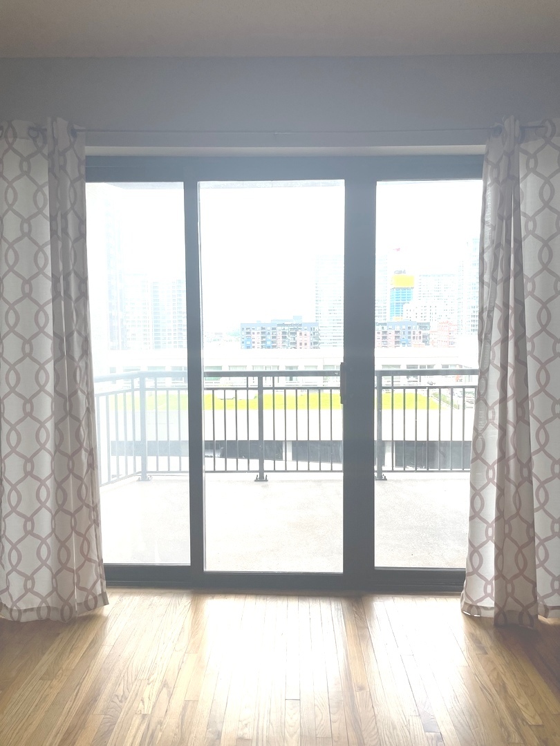 41 East 8th Street, Unit 1304 Chicago, IL 60605 - Photo 7 of 18