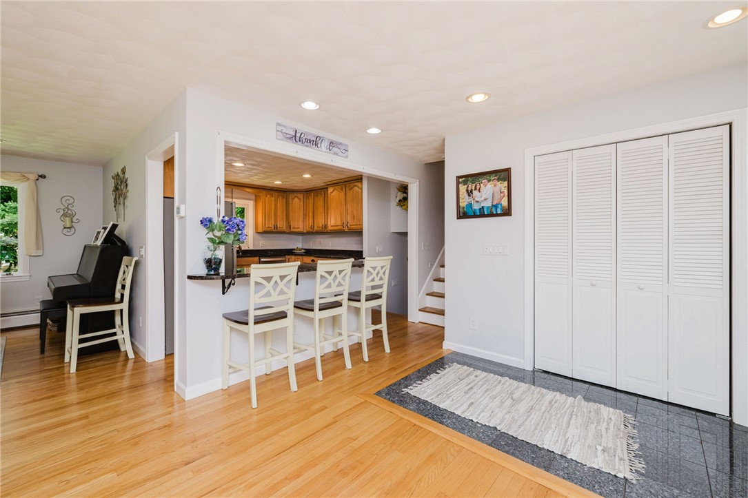 22 Oakview Terrace Glocester, RI 02857 - Photo 10 of 36