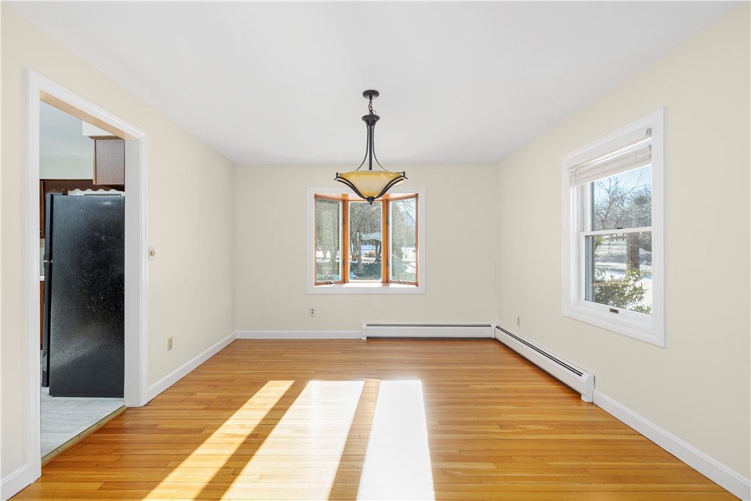 18 Coggeshall Way Middletown, RI 02842 - Photo 12 of 46