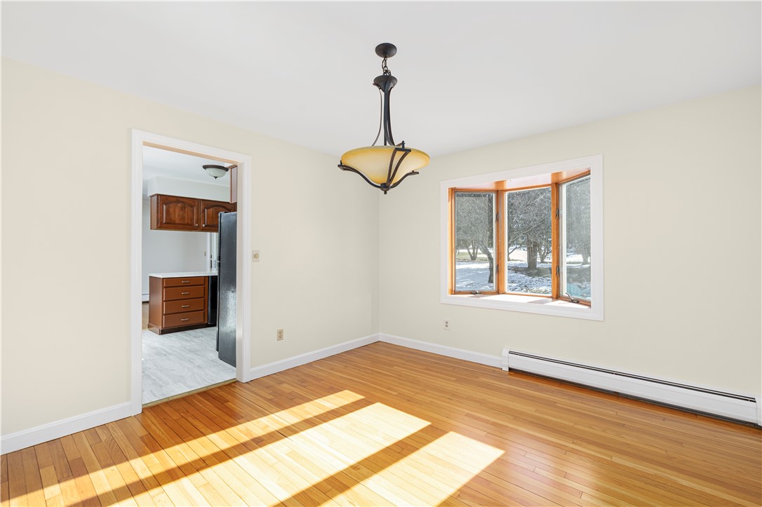 18 Coggeshall Way Middletown, RI 02842 - Photo 13 of 46 Dining Rom to Kitchen