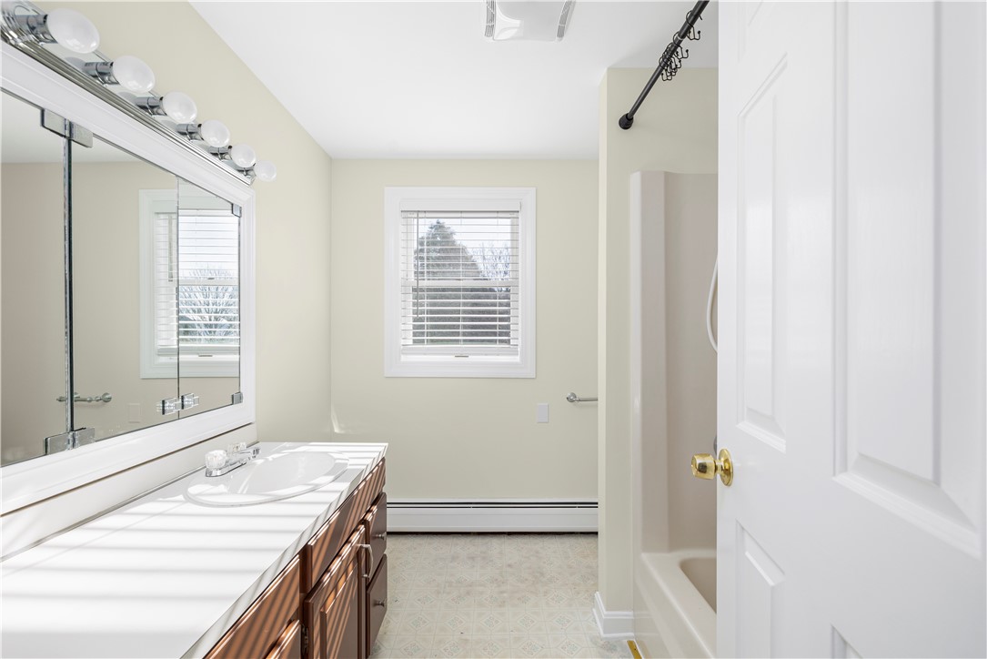 18 Coggeshall Way Middletown, RI 02842 - Photo 28 of 46 Shared Bath