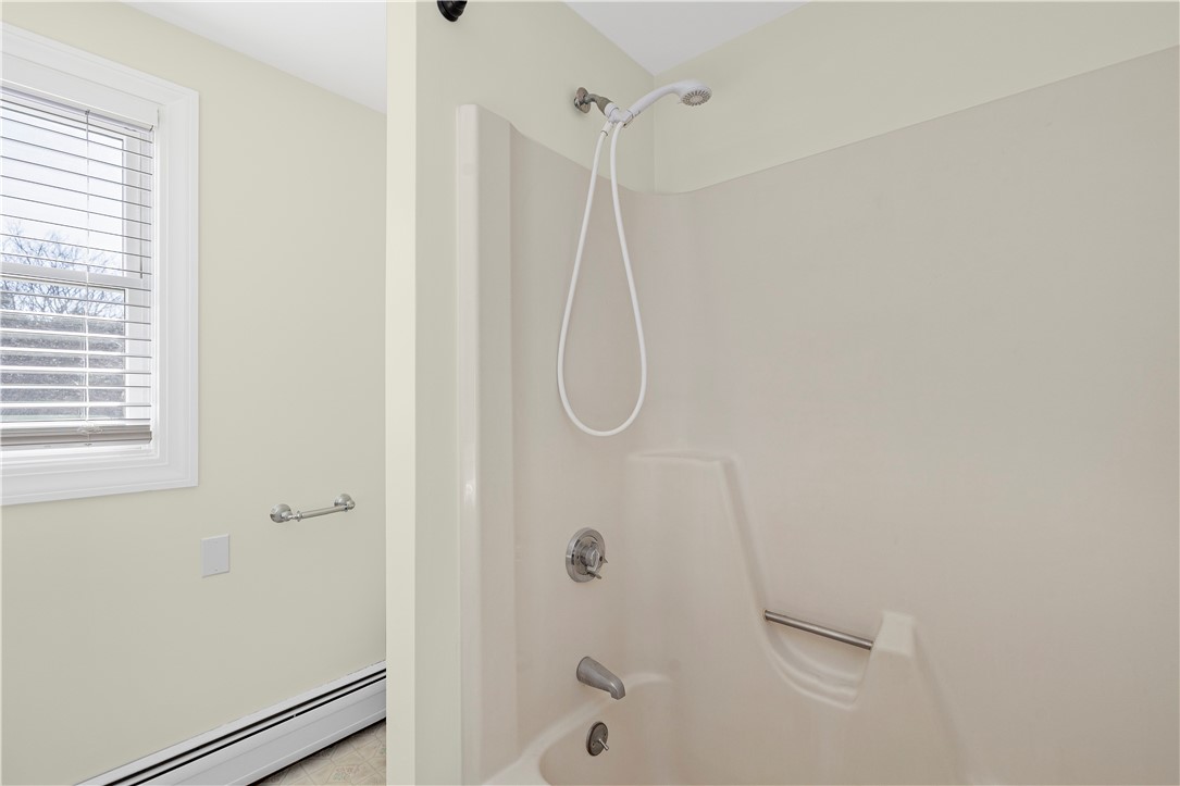 18 Coggeshall Way Middletown, RI 02842 - Photo 29 of 46 Shared Bath