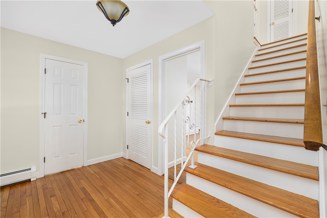 18 Coggeshall Way Middletown, RI 02842 - Photo 4 of 46 Entry Hall