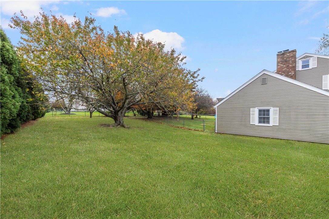 18 Coggeshall Way Middletown, RI 02842 - Photo 41 of 46 Side Yard
