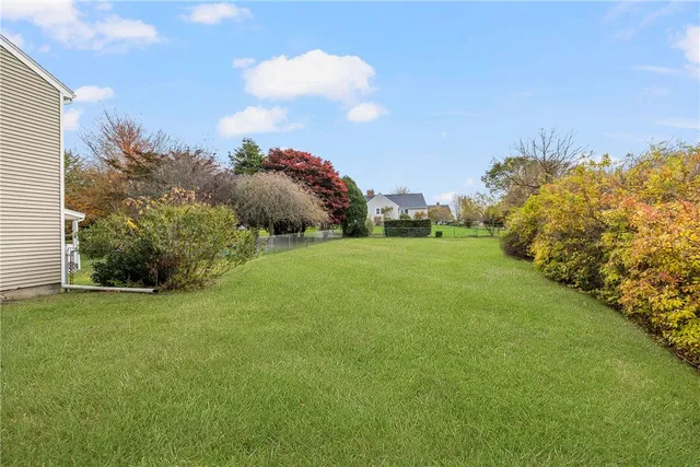 $3,800 | 18 Coggeshall Way, Middletown, RI 02842