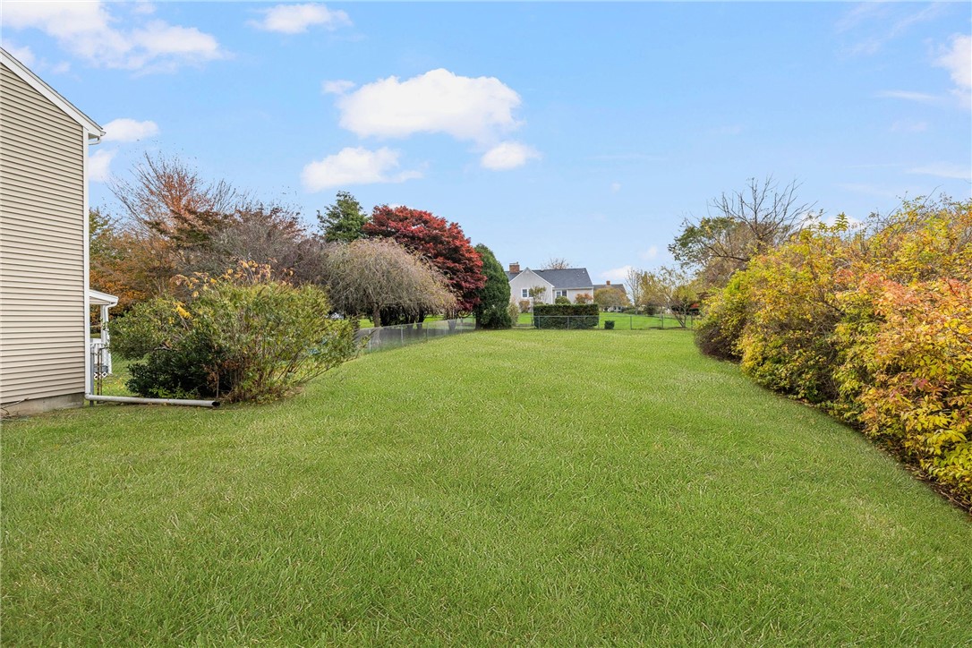 18 Coggeshall Way Middletown, RI 02842 - Photo 42 of 46