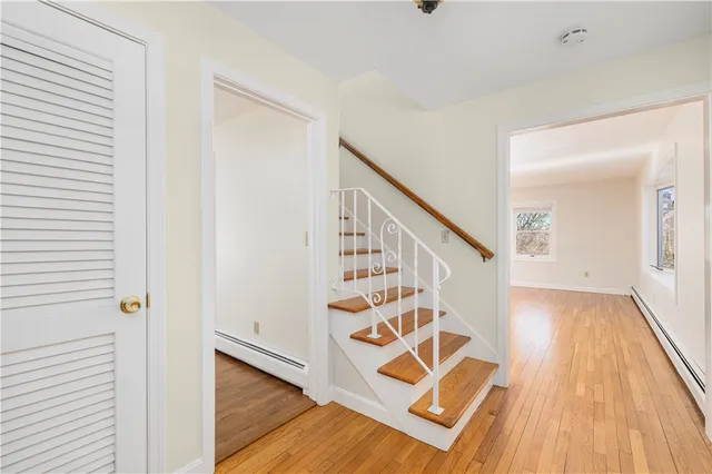 $3,800 | 18 Coggeshall Way, Middletown, RI 02842