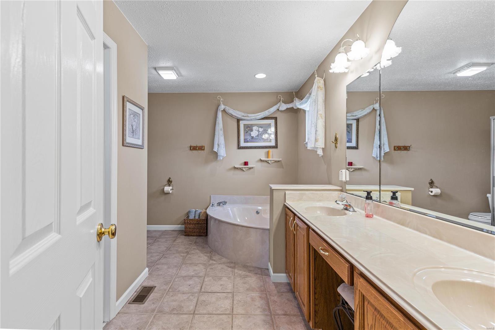 39 Clarksburg Weldon Spring, MO 63304 - Photo 22 of 44 Gallery Image 22