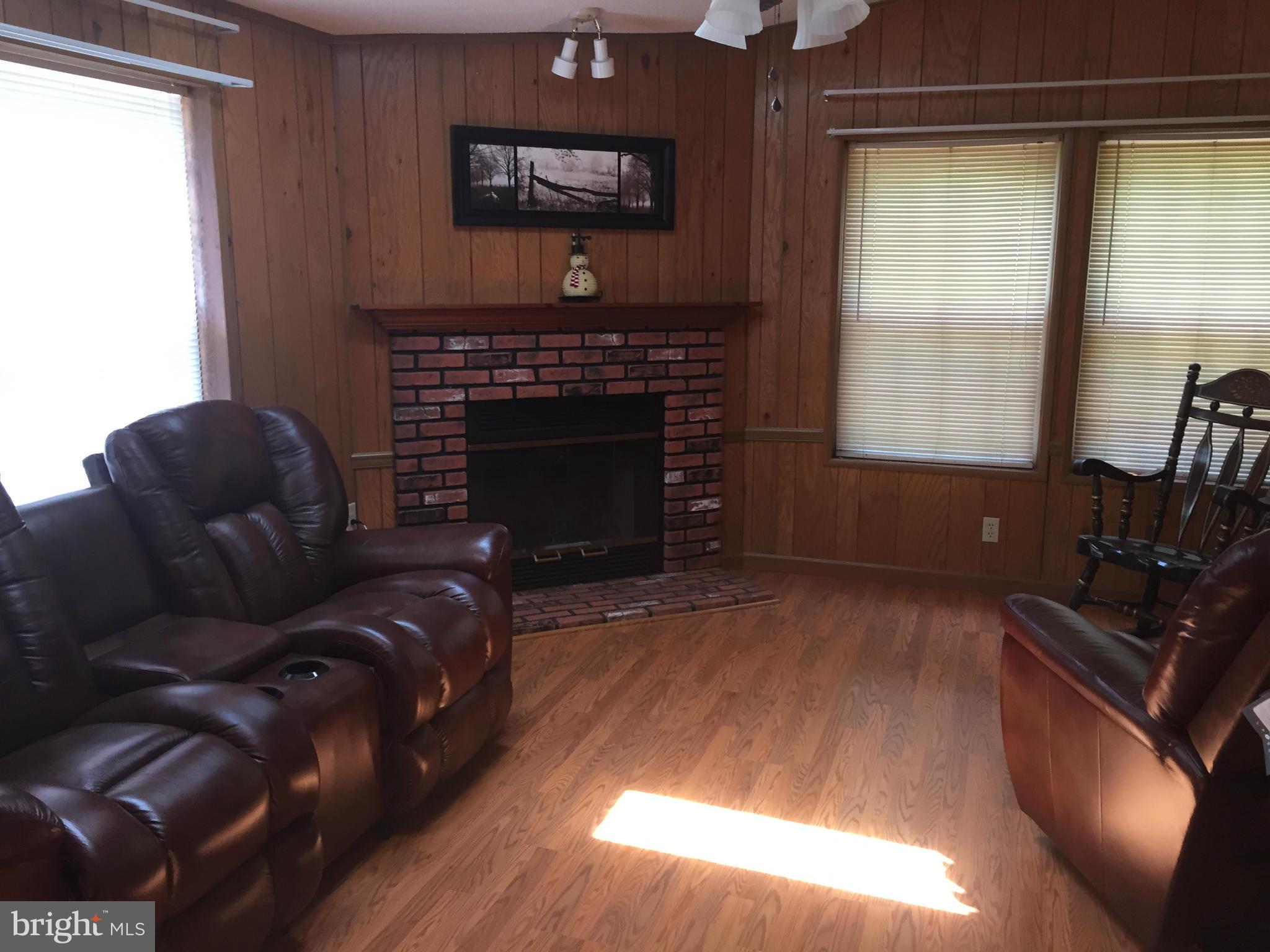 3584 Day Road Darlington, MD 21034 - Photo 10 of 26 Living Room