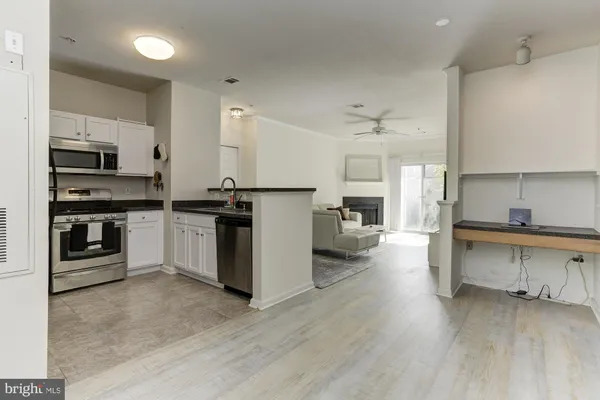 $2,100 | 5105 E Travis Edward Way, Unit E, Centreville, VA 20120