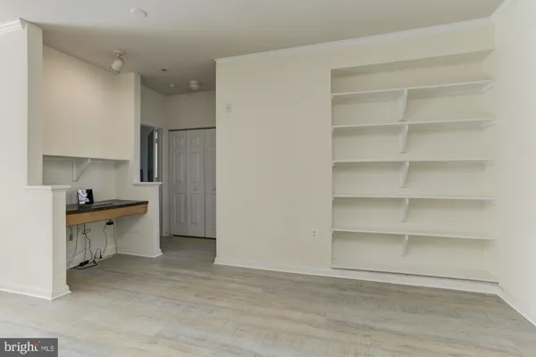 $2,100 | 5105 E Travis Edward Way, Unit E, Centreville, VA 20120