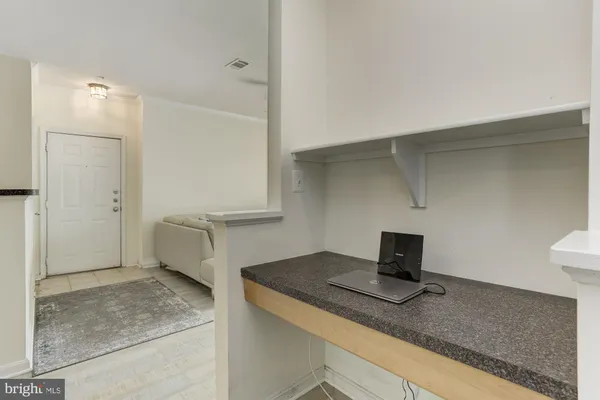 $2,100 | 5105 E Travis Edward Way, Unit E, Centreville, VA 20120