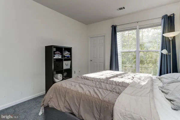 $2,100 | 5105 E Travis Edward Way, Unit E, Centreville, VA 20120