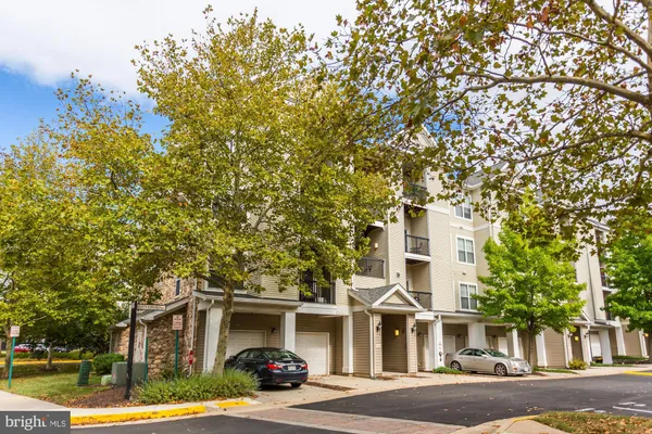 $2,100 | 5105 E Travis Edward Way, Unit E, Centreville, VA 20120