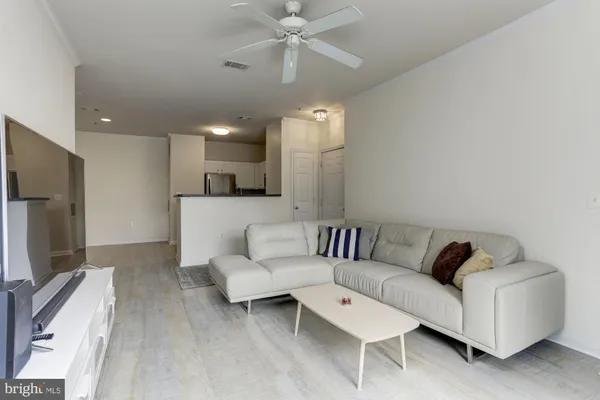 $2,100 | 5105 E Travis Edward Way, Unit E, Centreville, VA 20120