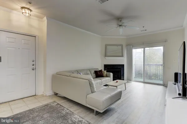 $2,100 | 5105 E Travis Edward Way, Unit E, Centreville, VA 20120