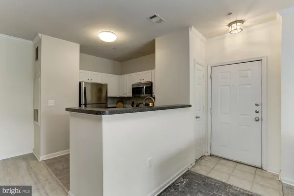 $2,100 | 5105 E Travis Edward Way, Unit E, Centreville, VA 20120