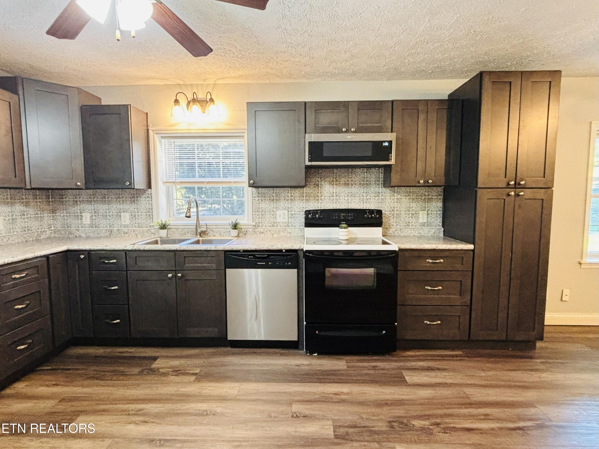 702 Iris Avenue Jamestown, TN 38556 - Photo 4 of 30